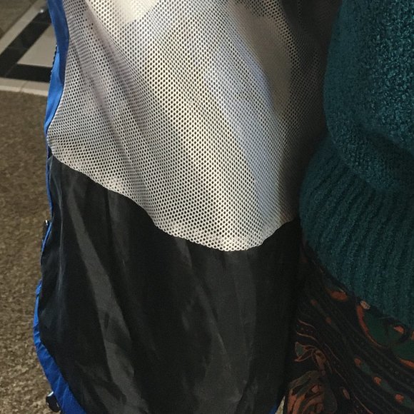 USED CABELA'S BLUE ZIPPERED WINDBREAKER SIZE SMALL - Picture 8 of 9